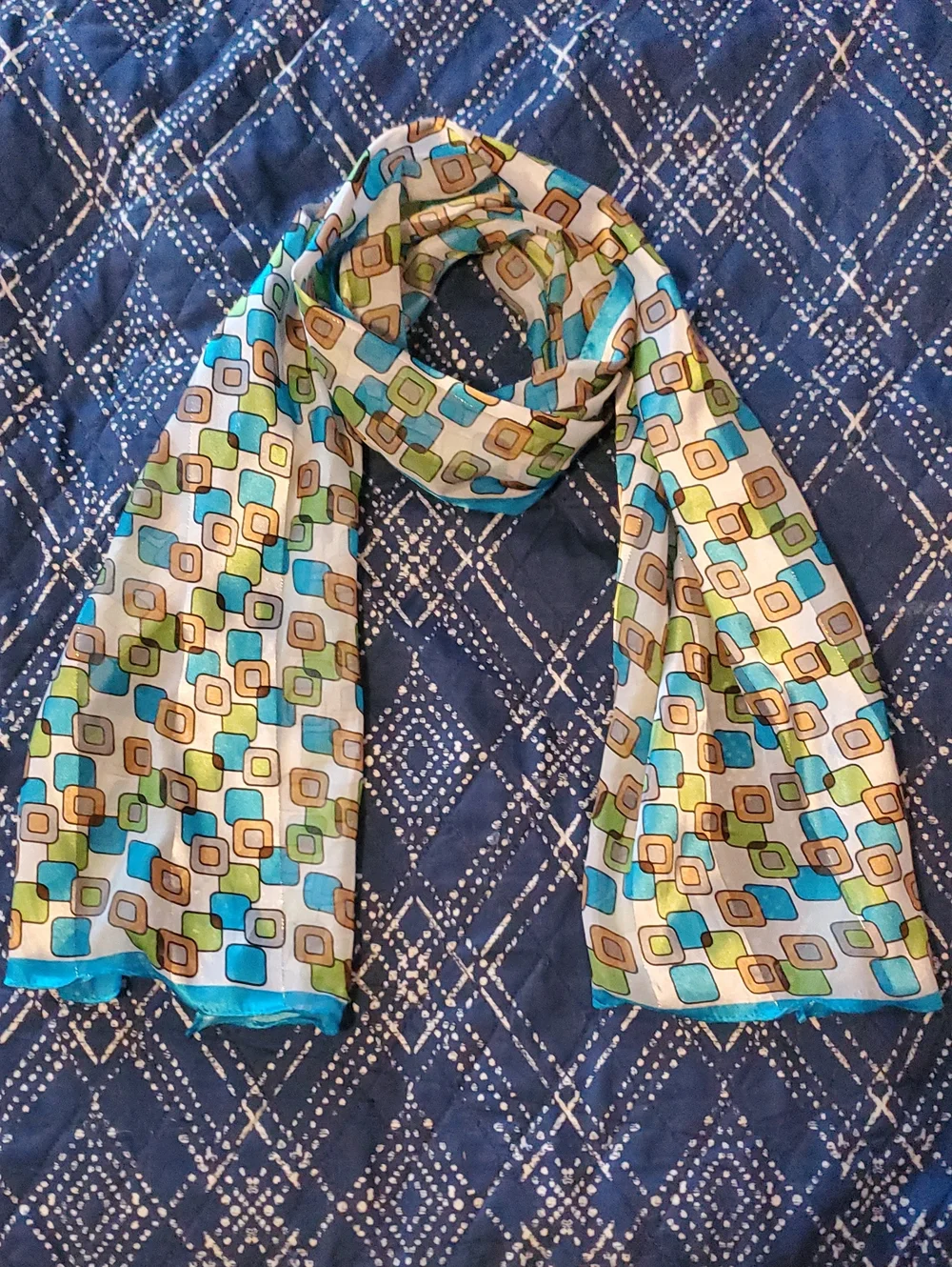 Blue & Green Geometric Cube Lightweight Women's Scarf